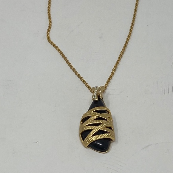 Stunning Black & Gold Pendant Necklace - Picture 5 of 7